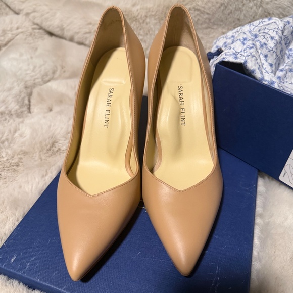 *NWB* Women’s comfortable leather high heels - Picture 2 of 5